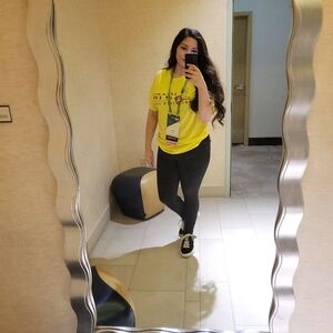 Meet your Posher, Elise